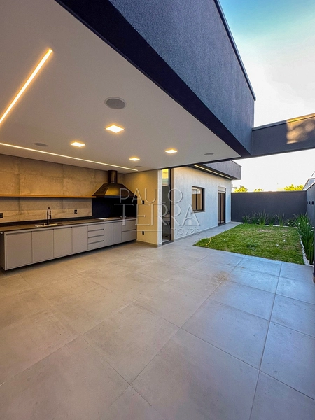 Casa térrea nova à venda no Condomínio Ouroville em Taubaté | 3 suítes, escritório, área gourmet e quintal preparado para piscina.: 8ª foto da galeria de imagens do imóvel