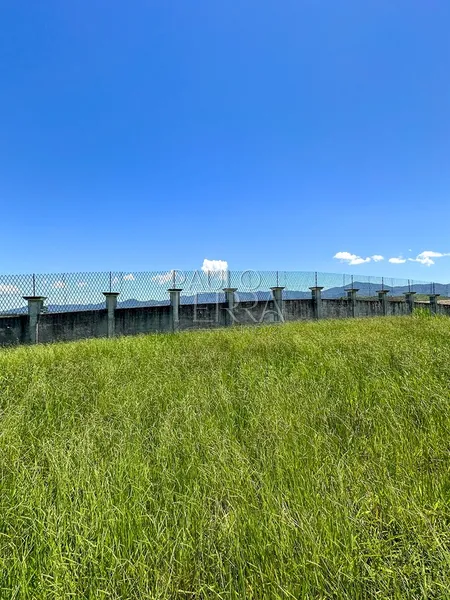 Terreno à Venda no Condomínio Village da Serra – Tremembé/SP: 3ª foto da galeria de imagens do imóvel