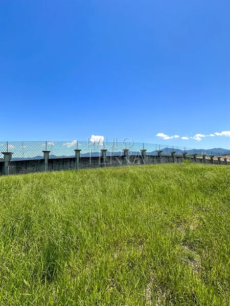Terreno à Venda no Condomínio Village da Serra – Tremembé/SP: 2ª foto da galeria de imagens do imóvel