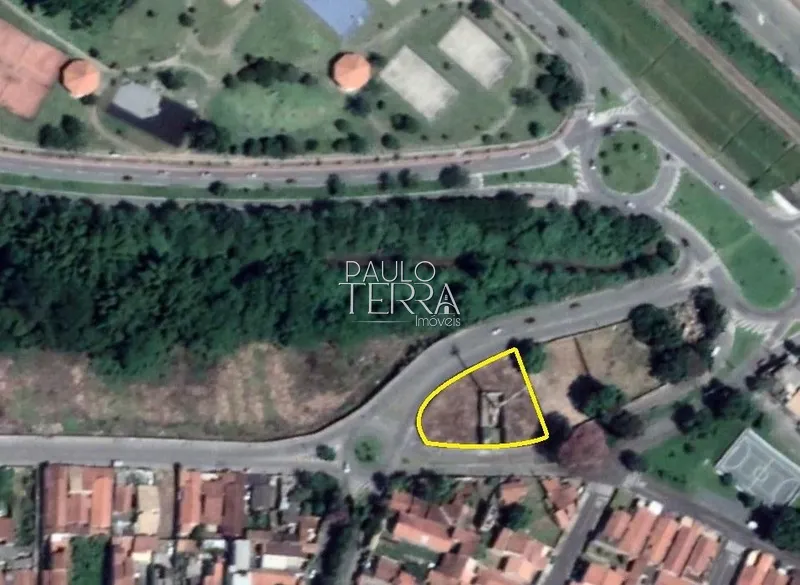 Terreno de esquina em área movimentada bairro Vila São José - Taubaté: 2ª foto da galeria de imagens do imóvel