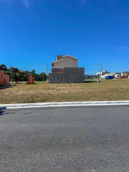 Terreno à venda no Condomínio Colinas do Sol em Tremembé | 250 m², plano e vista para serra: 1ª foto da galeria de imagens do imóvel