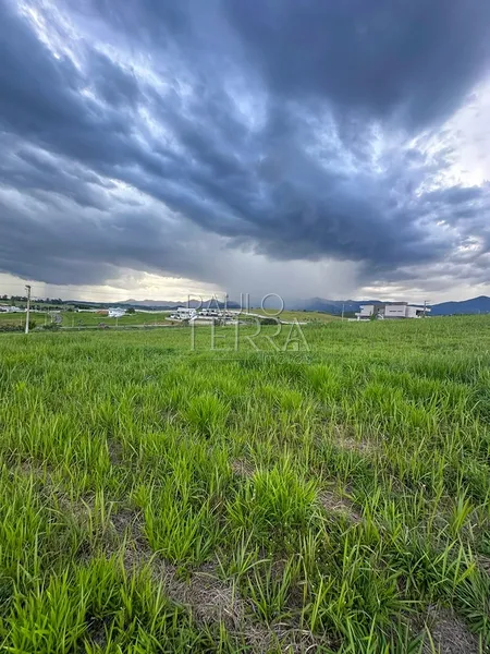 Terreno à Venda no Condomínio Village da Serra em Tremembé | 1.634 m² com Vista Permanente da Serra da Mantiqueira: 11ª foto da galeria de imagens do imóvel