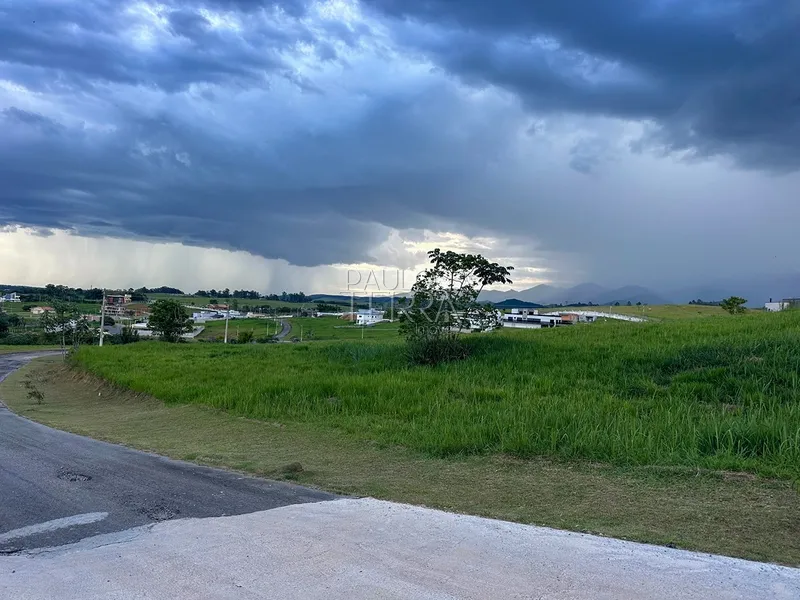 Terreno à Venda no Condomínio Village da Serra em Tremembé | 1.634 m² com Vista Permanente da Serra da Mantiqueira: 20ª foto da galeria de imagens do imóvel