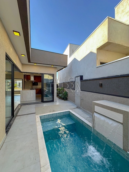 Casa em condomínio fechado em Tremembé pronta para morar, com armários planejados em todos os ambientes, energia fotovoltaica e piscina.: 1ª foto da galeria de imagens do imóvel