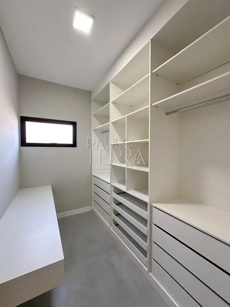 Casa em condomínio fechado em Tremembé pronta para morar, com armários planejados em todos os ambientes, energia fotovoltaica e piscina.: 59ª foto da galeria de imagens do imóvel