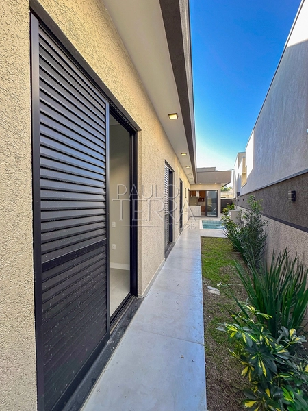 Casa em condomínio fechado em Tremembé pronta para morar, com armários planejados em todos os ambientes, energia fotovoltaica e piscina.: 71ª foto da galeria de imagens do imóvel