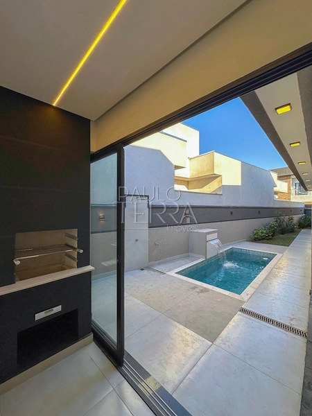 Casa em condomínio fechado em Tremembé pronta para morar, com armários planejados em todos os ambientes, energia fotovoltaica e piscina.: 29ª foto da galeria de imagens do imóvel