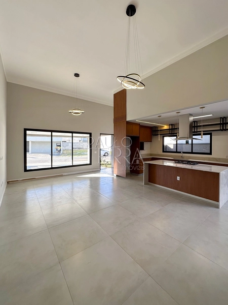 Casa em condomínio fechado em Tremembé pronta para morar, com armários planejados em todos os ambientes, energia fotovoltaica e piscina.: 16ª foto da galeria de imagens do imóvel