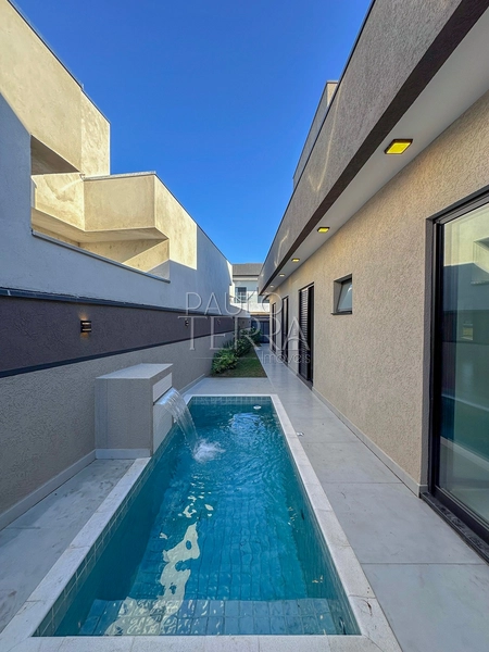Casa em condomínio fechado em Tremembé pronta para morar, com armários planejados em todos os ambientes, energia fotovoltaica e piscina.: 32ª foto da galeria de imagens do imóvel