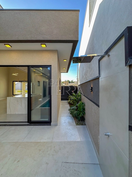 Casa em condomínio fechado em Tremembé pronta para morar, com armários planejados em todos os ambientes, energia fotovoltaica e piscina.: 75ª foto da galeria de imagens do imóvel