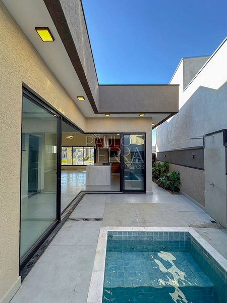 Casa em condomínio fechado em Tremembé pronta para morar, com armários planejados em todos os ambientes, energia fotovoltaica e piscina.: 6ª foto da galeria de imagens do imóvel