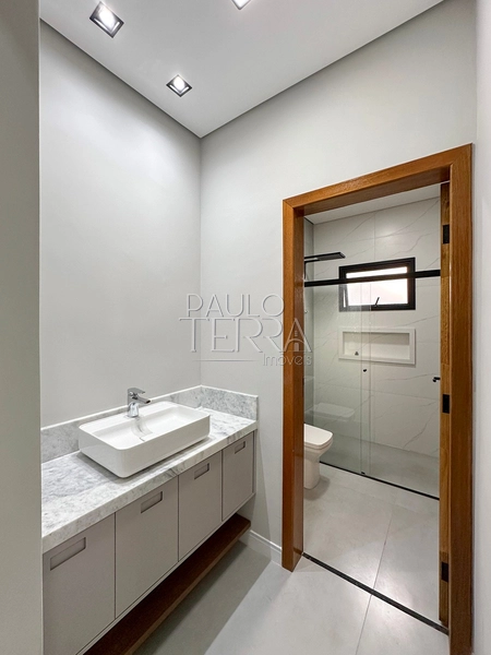 Casa em condomínio fechado em Tremembé pronta para morar, com armários planejados em todos os ambientes, energia fotovoltaica e piscina.: 43ª foto da galeria de imagens do imóvel