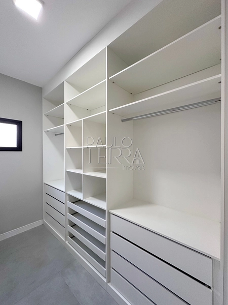Casa em condomínio fechado em Tremembé pronta para morar, com armários planejados em todos os ambientes, energia fotovoltaica e piscina.: 58ª foto da galeria de imagens do imóvel
