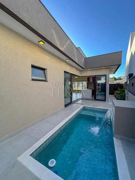 Casa em condomínio fechado em Tremembé pronta para morar, com armários planejados em todos os ambientes, energia fotovoltaica e piscina.: 5ª foto da galeria de imagens do imóvel