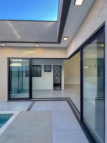 Casa em condomínio fechado em Tremembé pronta para morar, com armários planejados em todos os ambientes, energia fotovoltaica e piscina.: 36ª foto da galeria de imagens do imóvel