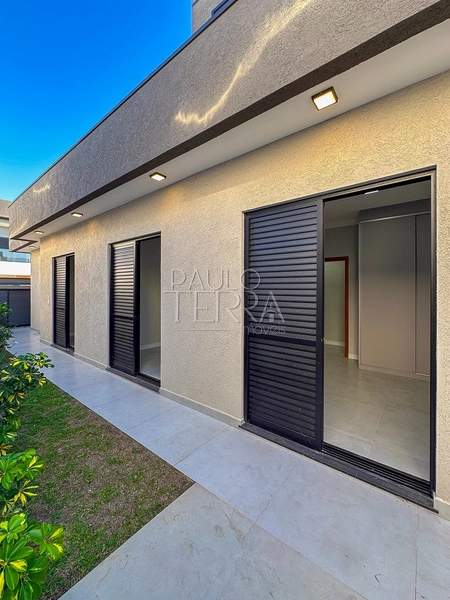Casa em condomínio fechado em Tremembé pronta para morar, com armários planejados em todos os ambientes, energia fotovoltaica e piscina.: 51ª foto da galeria de imagens do imóvel