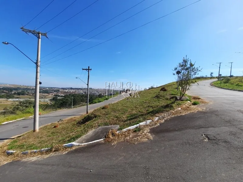 Terreno de esquina com 618 m2 parte alta e linda vista! Condomínio: 2ª foto da galeria de imagens do imóvel