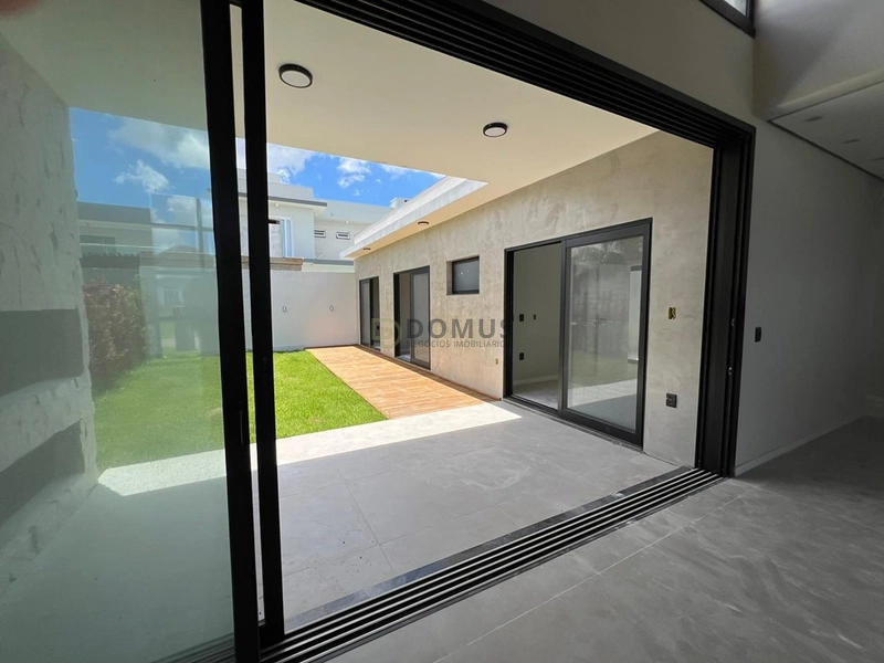 Casa em condomínio : 2ª foto da galeria de imagens do imóvel