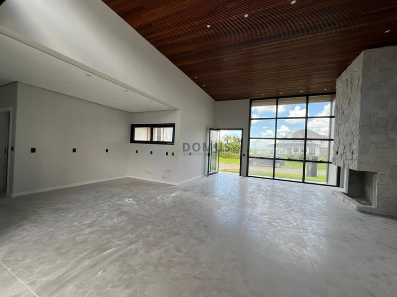 Casa em condomínio : 4ª foto da galeria de imagens do imóvel