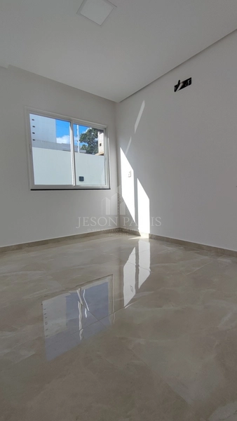 CASA COM 1 SUÍTE + 2 DORMITÓRIOS COM PISCINA!: 3ª foto da galeria de imagens do imóvel
