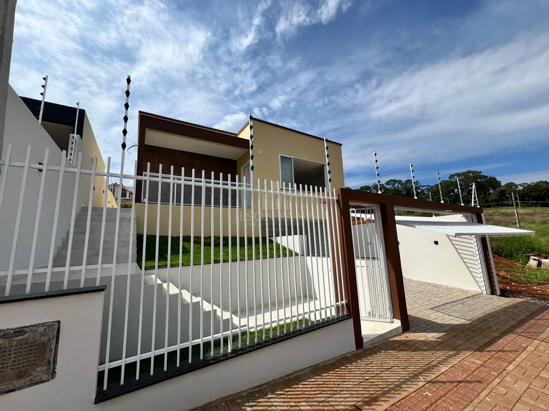 CASA COM 1 SUÍTE + 2 DORMITÓRIOS COM PISCINA!: 10ª foto da galeria de imagens do imóvel