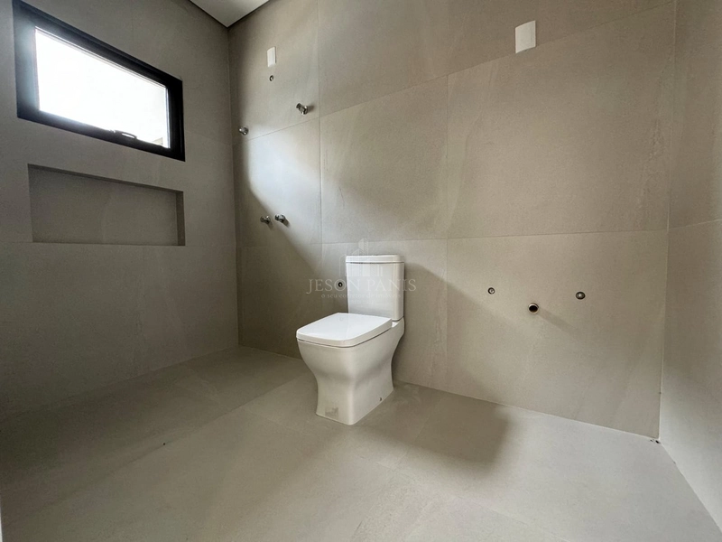 CASA COM 4 SUÍTES: 11ª foto da galeria de imagens do imóvel