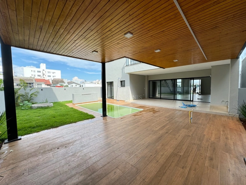 CASA COM 4 SUÍTES: 4ª foto da galeria de imagens do imóvel