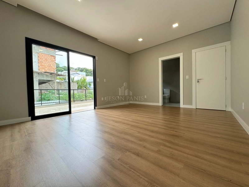 CASA COM 4 SUÍTES: 12ª foto da galeria de imagens do imóvel
