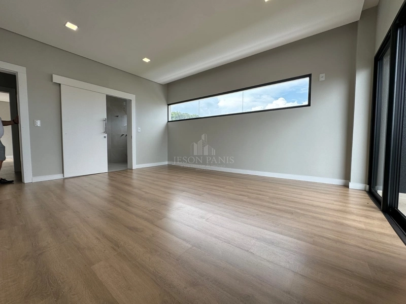 CASA COM 4 SUÍTES: 15ª foto da galeria de imagens do imóvel