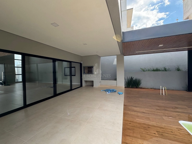 CASA COM 4 SUÍTES: 5ª foto da galeria de imagens do imóvel