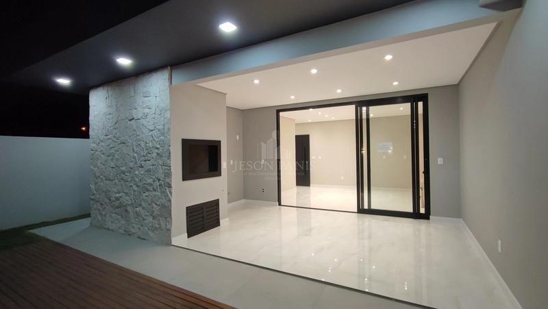 CASA TERREA COM 3 SUÍTES: 8ª foto da galeria de imagens do imóvel