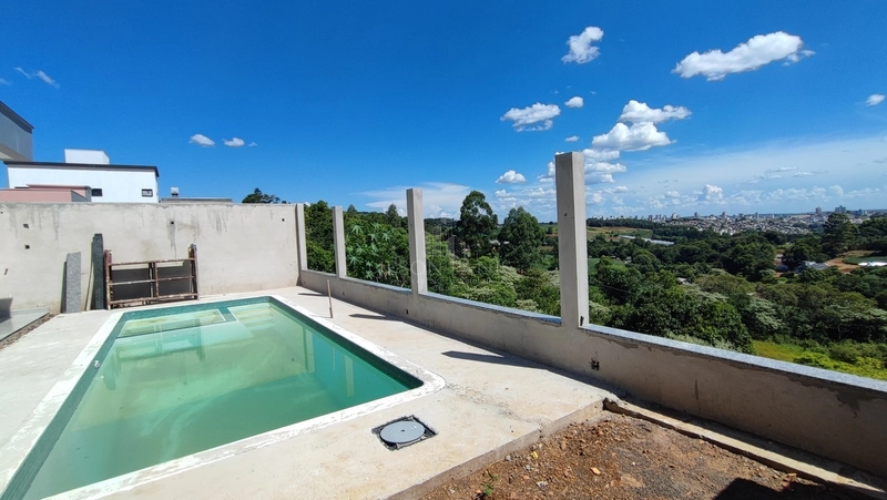 CASA NOVA COM VISTA PANORAMICA: 1ª foto da galeria de imagens do imóvel