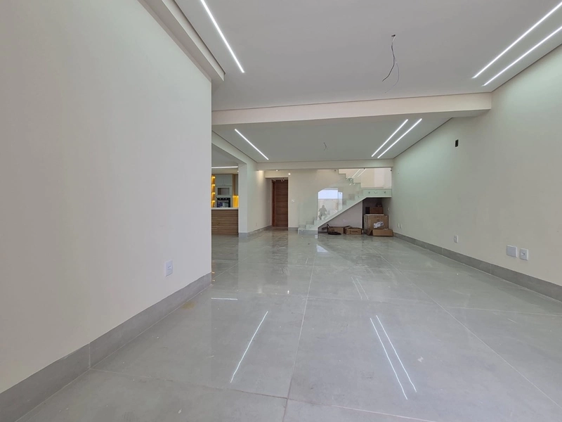 Cobertura á venda na Praia Campista, Macaé/RJ: 2ª foto da galeria de imagens do imóvel