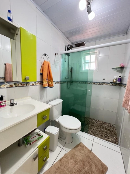 Casa de esquina com dois terrenos á venda em balneário Maristela!: 7ª foto da galeria de imagens do imóvel