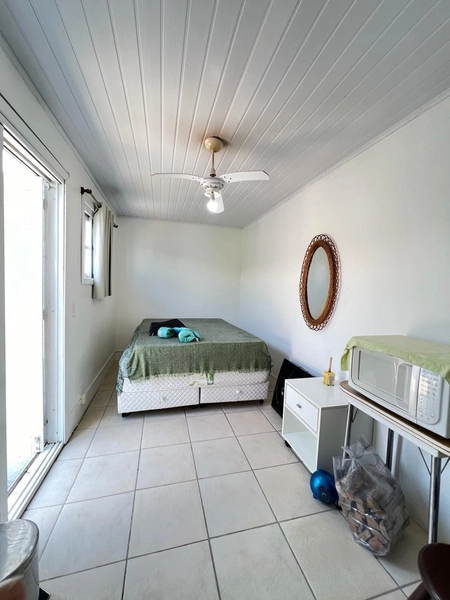 Casa de esquina com dois terrenos á venda em balneário Maristela!: 6ª foto da galeria de imagens do imóvel