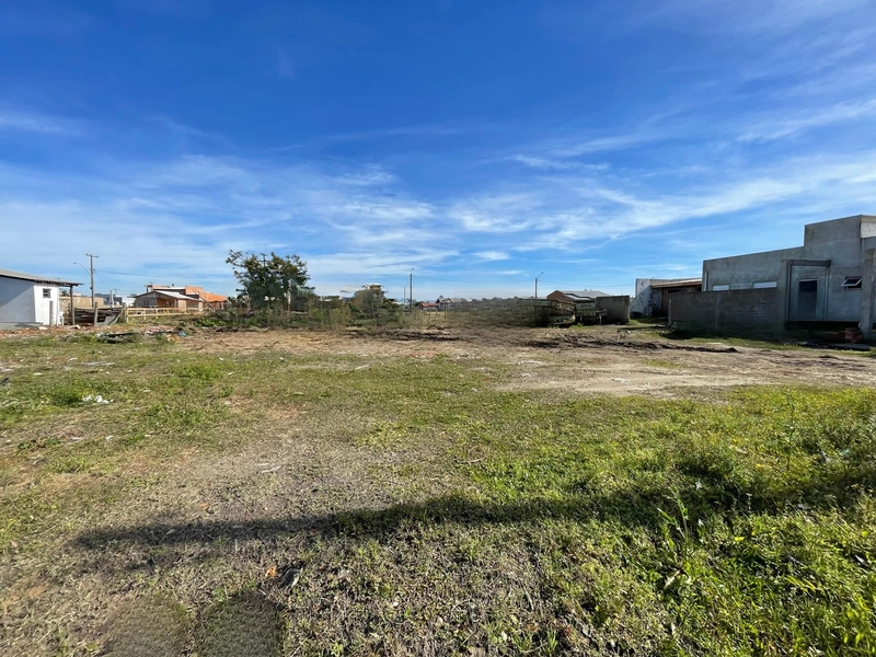 Terreno à vende em Atlântida Sul!: 1ª foto da galeria de imagens do imóvel