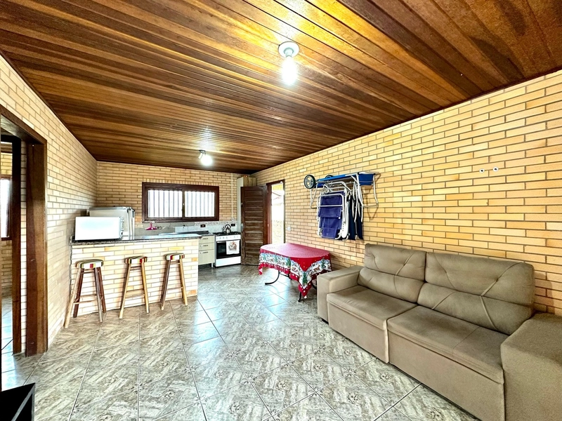 CASA A VENDA 350METROS DO MAR EM ATLÂNTIDA SUL!: 2ª foto da galeria de imagens do imóvel