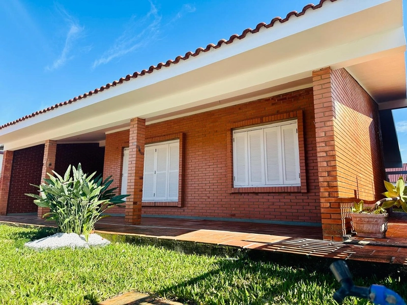 Casa à venda em Atlântida Sul!: 1ª foto da galeria de imagens do imóvel