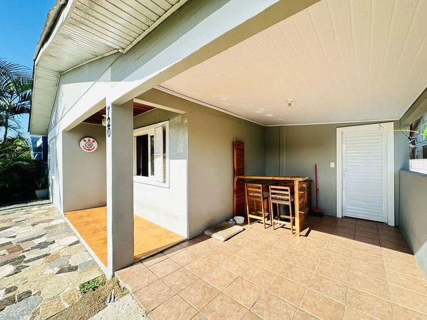 CASA COM PISCINA A VENDA EM CAPÃO DA CANOA!: 2ª foto da galeria de imagens do imóvel