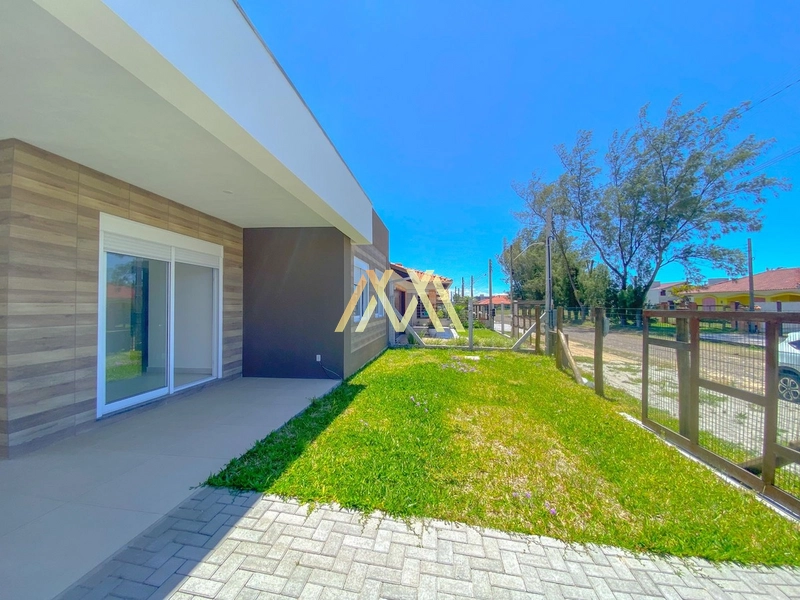 Casa à venda em Atlântida Sul!: 2ª foto da galeria de imagens do imóvel