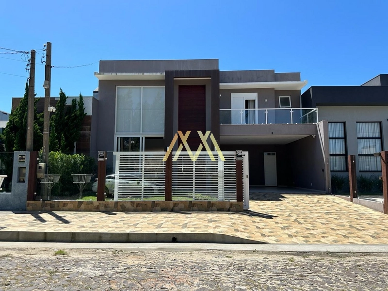 Sobrado à 150m do mar à venda em Atlântida Sul!: 1ª foto da galeria de imagens do imóvel