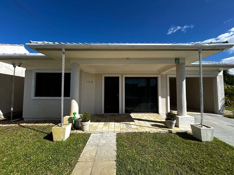 CASA A VENDA COM 2 TERRENOS EM ATLÂNTIDA SUL!: 1ª foto da galeria de imagens do imóvel