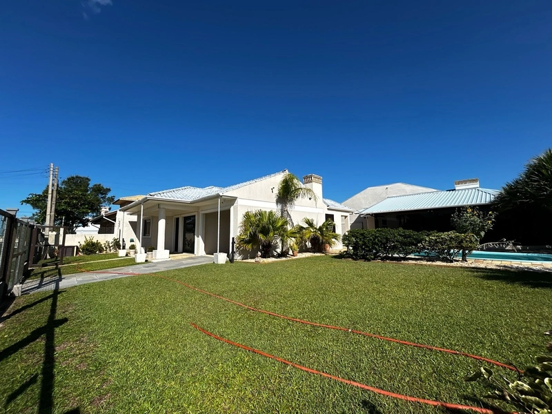 CASA A VENDA COM 2 TERRENOS EM ATLÂNTIDA SUL!: 3ª foto da galeria de imagens do imóvel