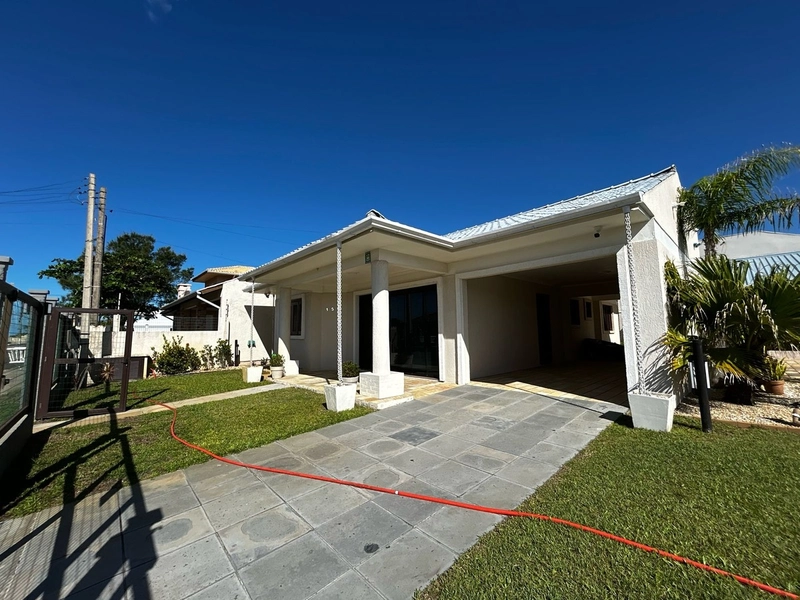 CASA A VENDA COM 2 TERRENOS EM ATLÂNTIDA SUL!: 5ª foto da galeria de imagens do imóvel