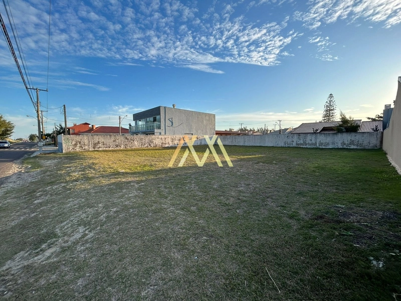 Terreno beira mar à venda em Atlântida Sul!: 2ª foto da galeria de imagens do imóvel