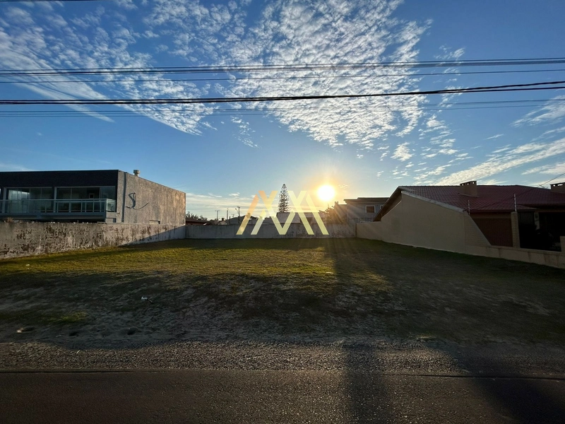 Terreno beira mar à venda em Atlântida Sul!: 1ª foto da galeria de imagens do imóvel