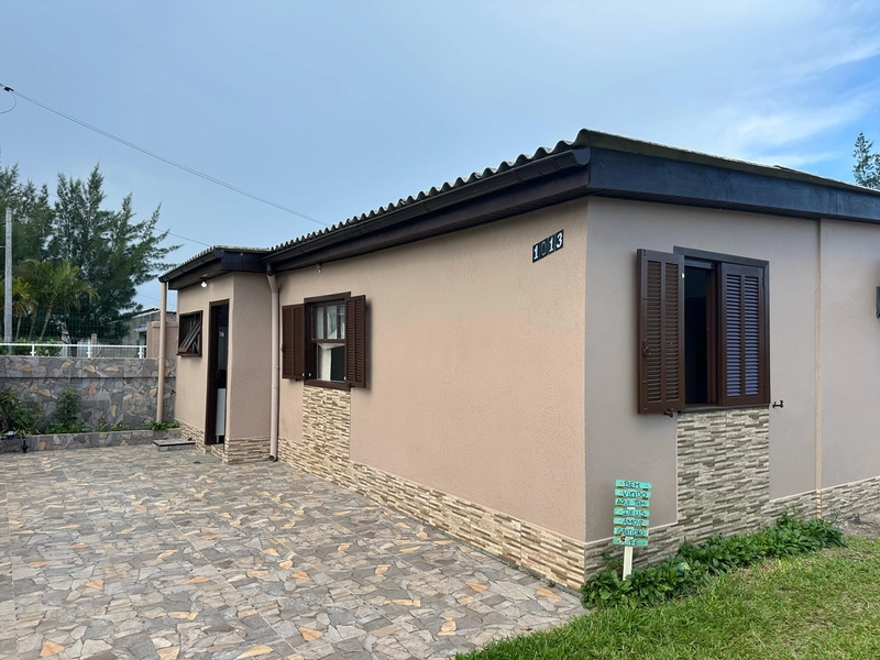 Casa à venda em Atlântida Sul!: 2ª foto da galeria de imagens do imóvel