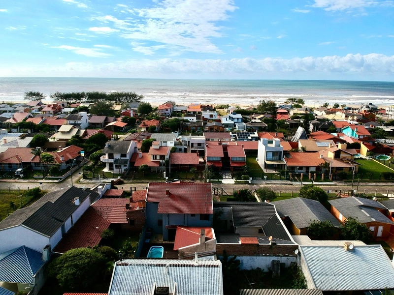 SOBRADO COM 5 QUARTOS, 4 SUÍTES, A VENDA A 02 QUADRAS DO MAR!: 41ª foto da galeria de imagens do imóvel