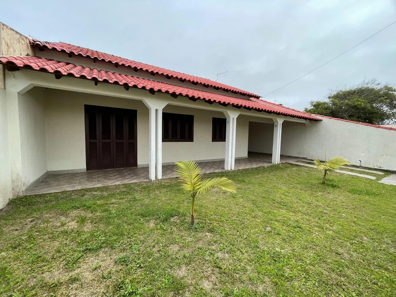Casa à venda em Atlântida Sul!: 2ª foto da galeria de imagens do imóvel