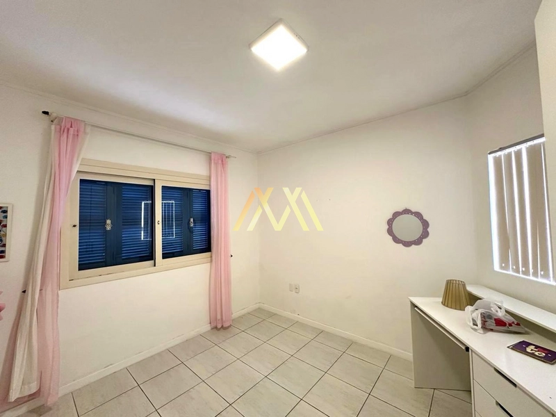 Ótima casa com dois terrenos: 17ª foto da galeria de imagens do imóvel